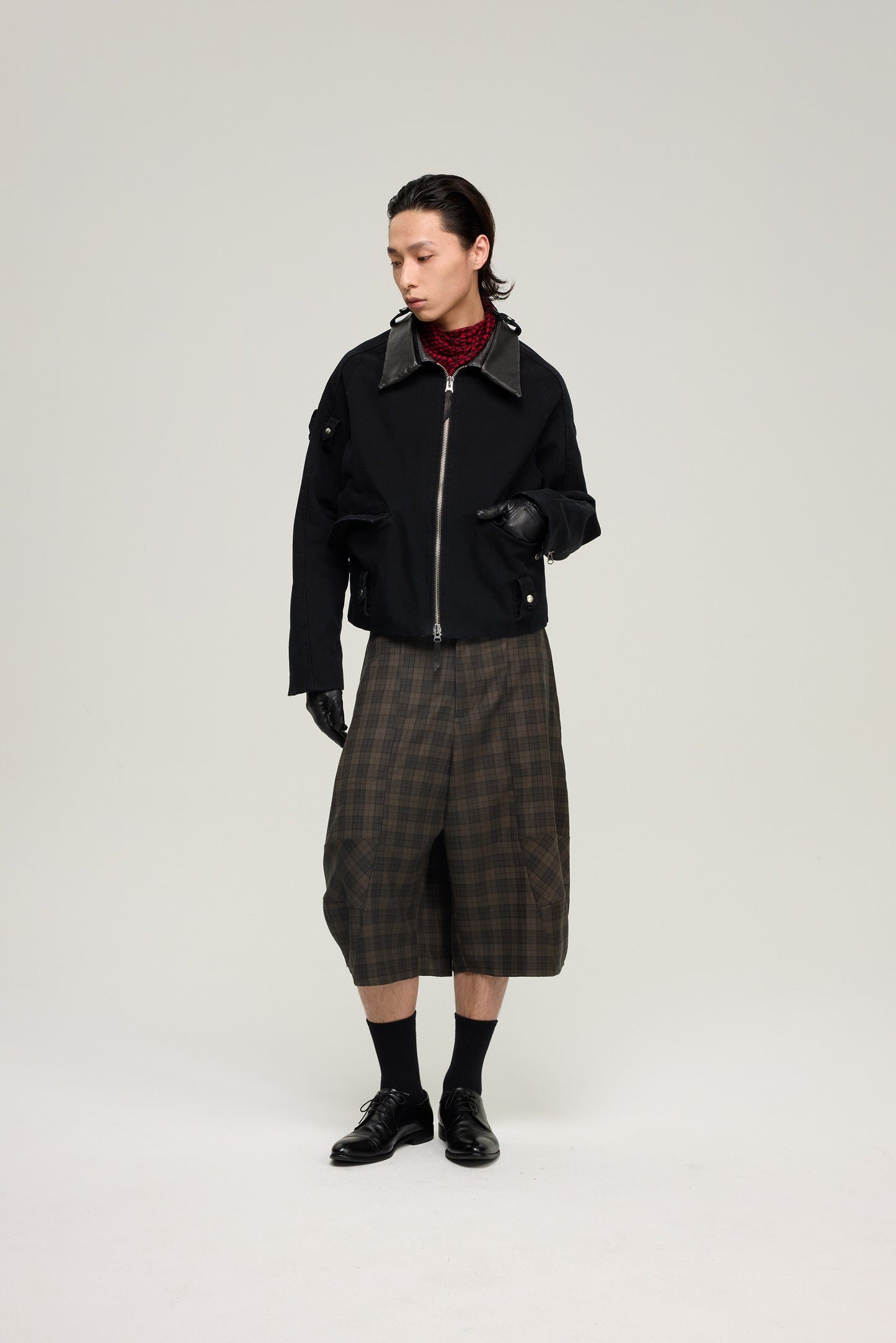 Jacket with a detachable leather collar