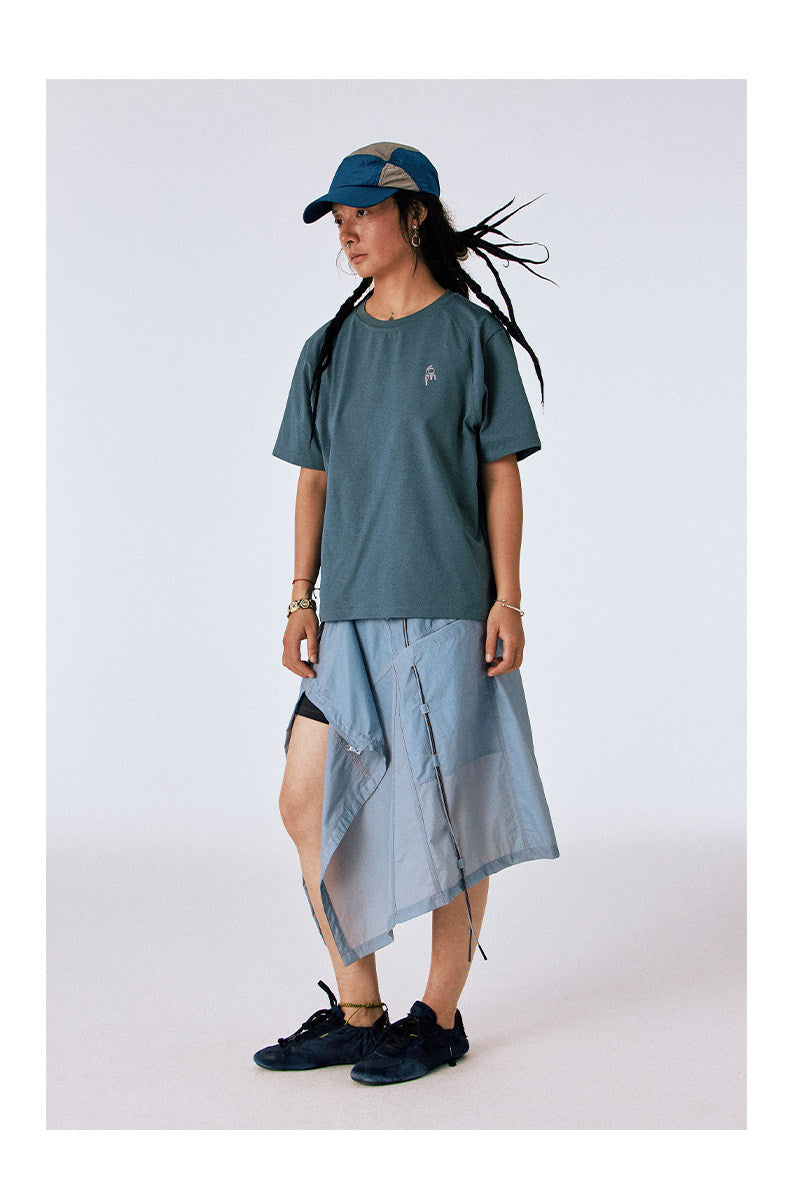 Moisture-wicking, quick-drying T-shirt