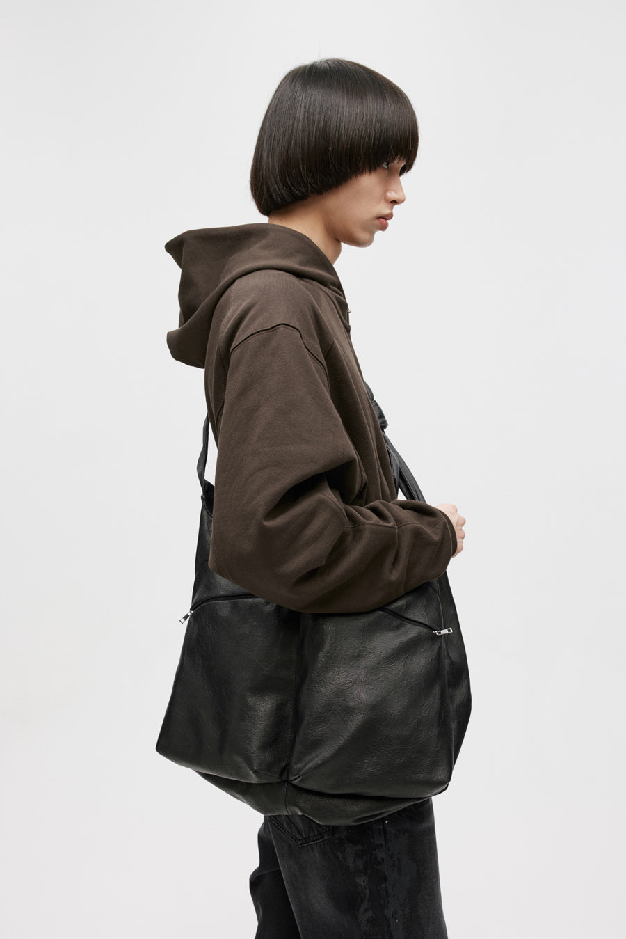 Leather shoulder bag