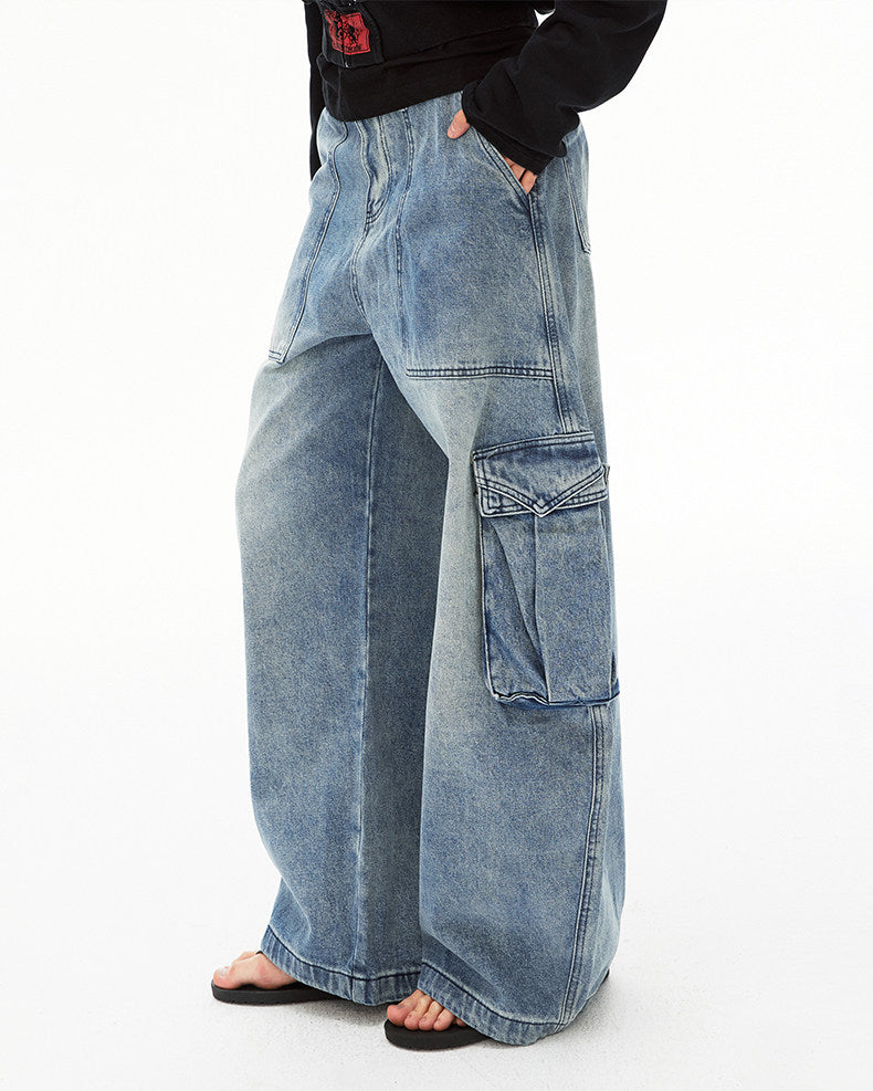 Large-Pocket Washed Jeans