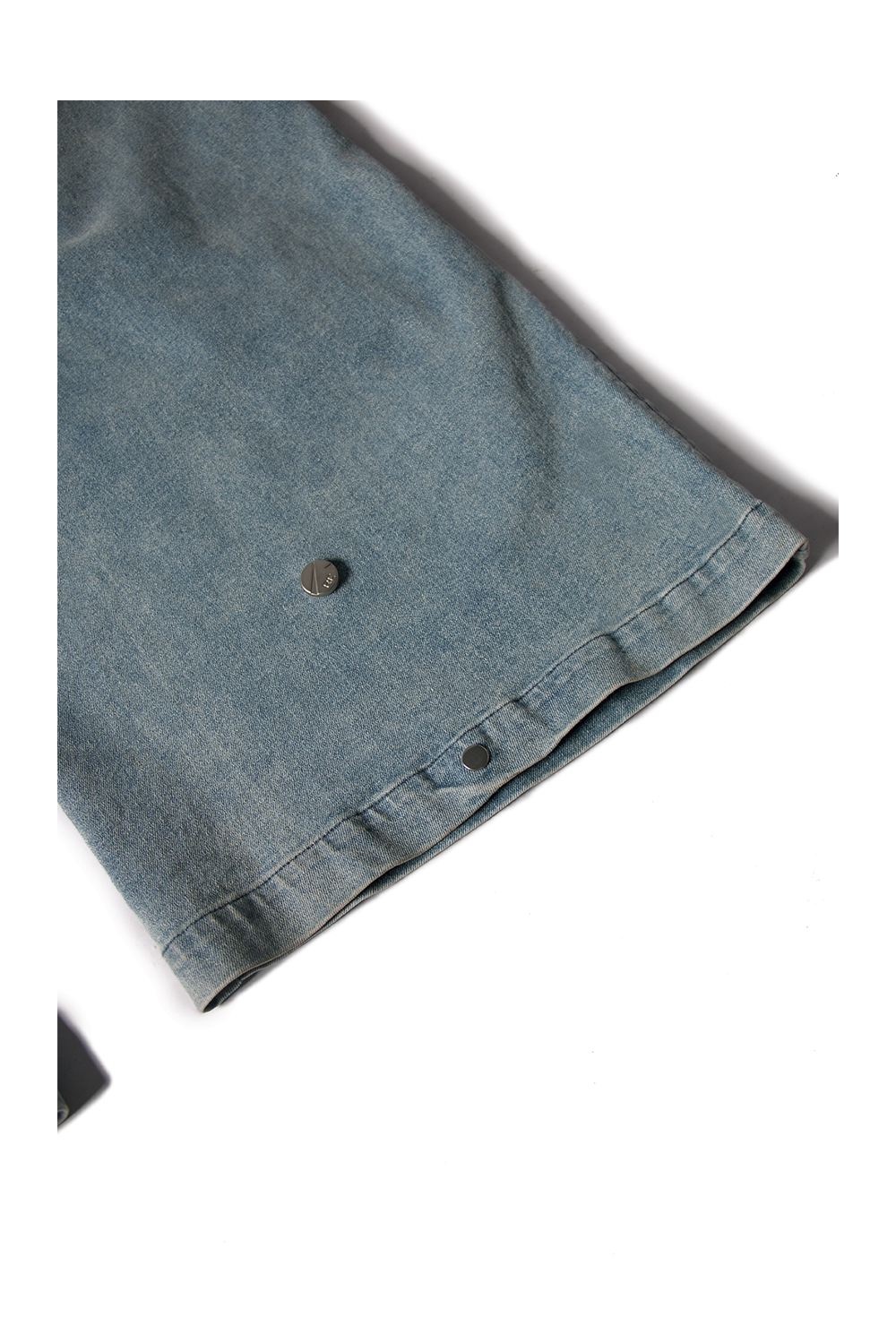 Leg Pleats Washed Jeans