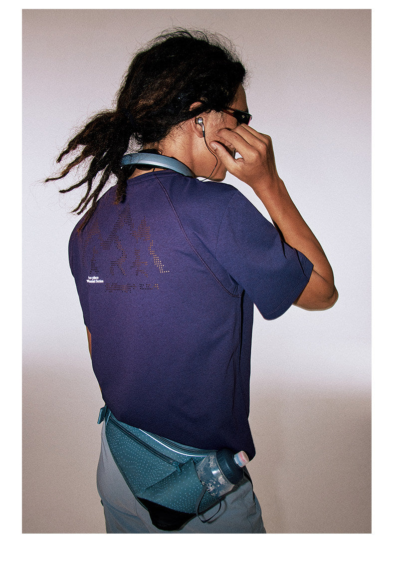 Moisture-wicking, quick-drying T-shirt