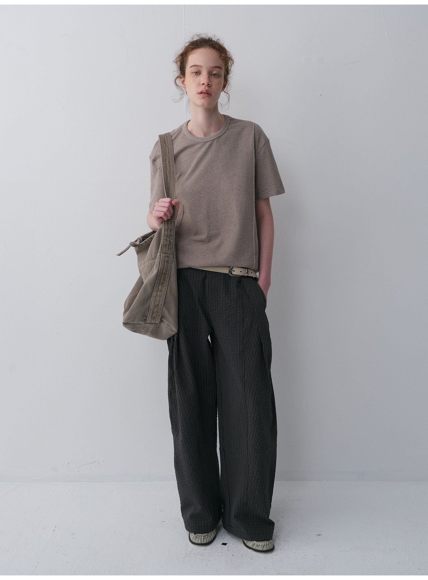Curved Silhouette Casual Pants with Elastic Waistband