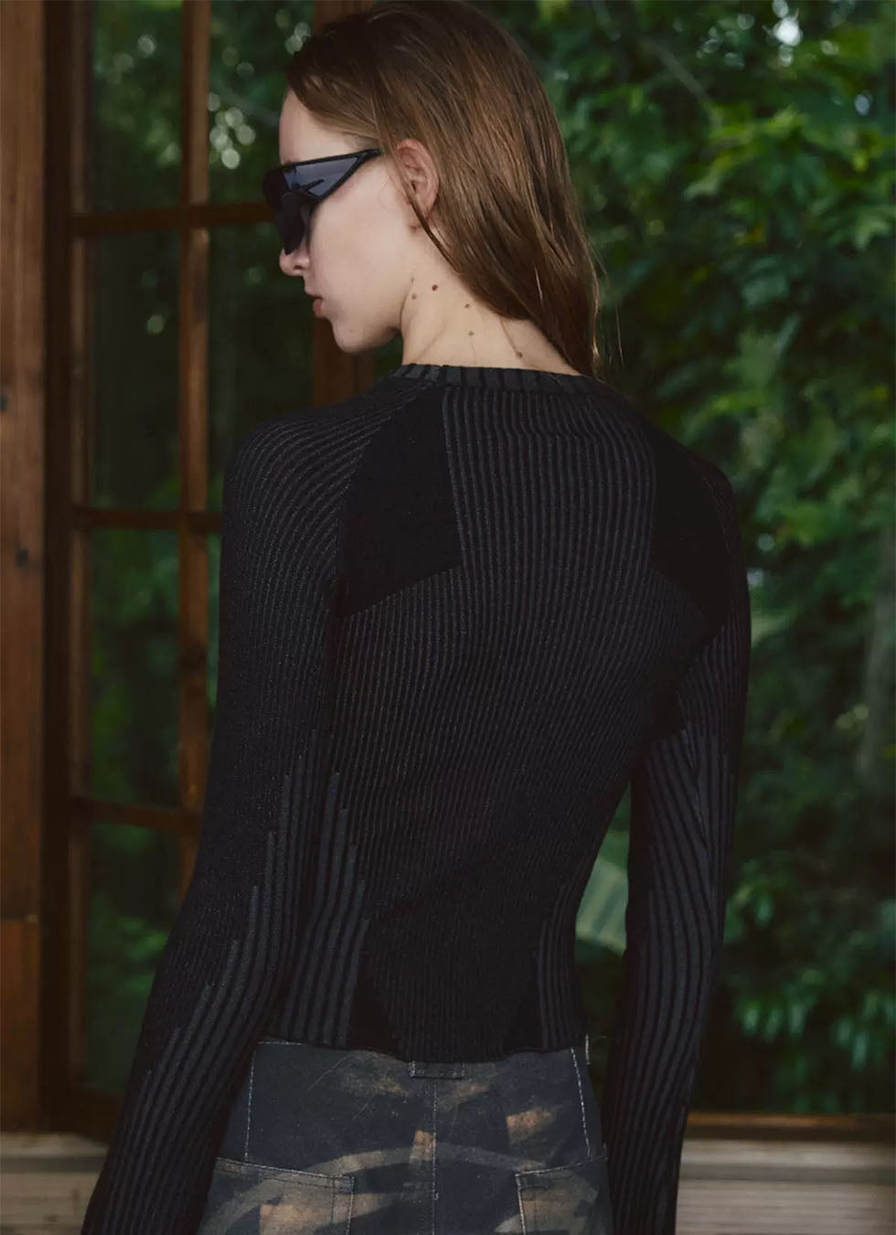 Dark Stripe Slim Long-Sleeved Knit