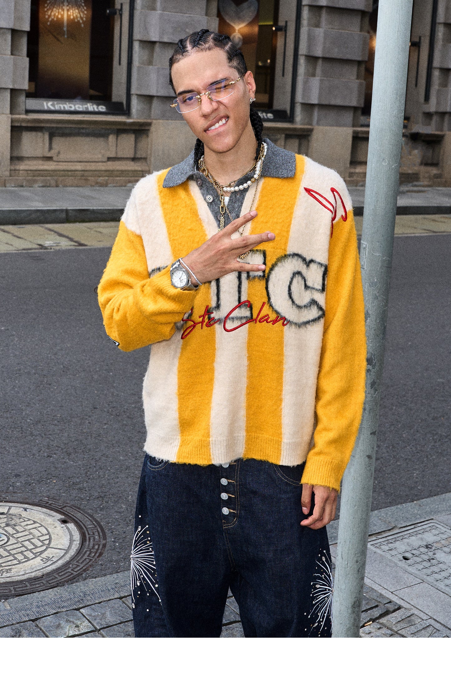 Jacquard embroidery knit