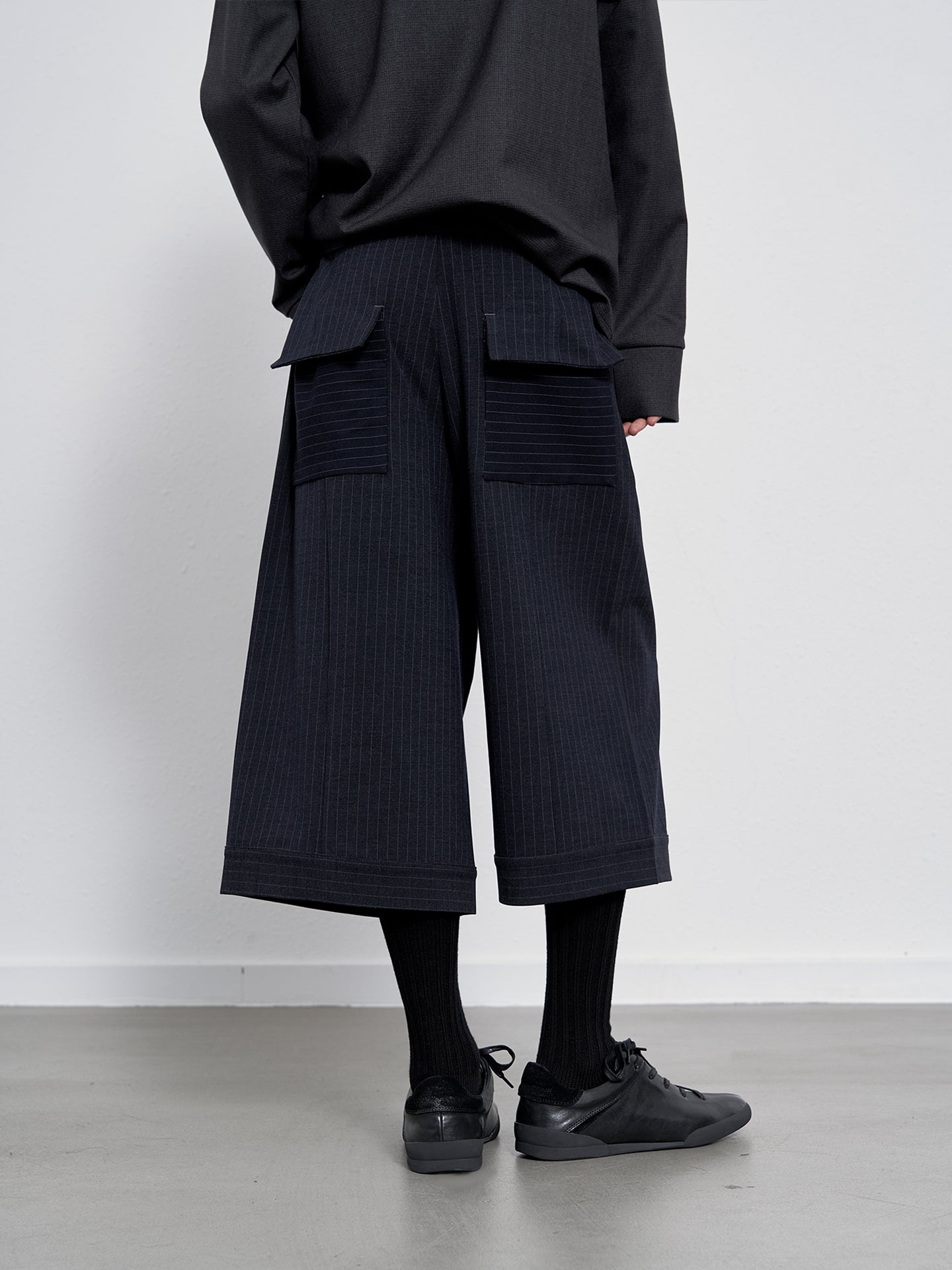 Striped cropped pants