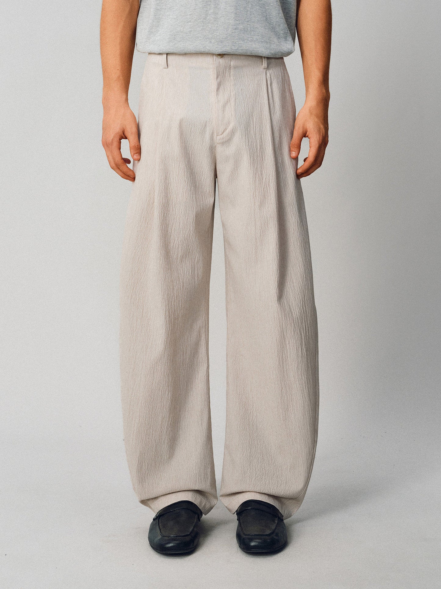 Linen-Blend Casual Pants with a Slightly Curved Silhouette