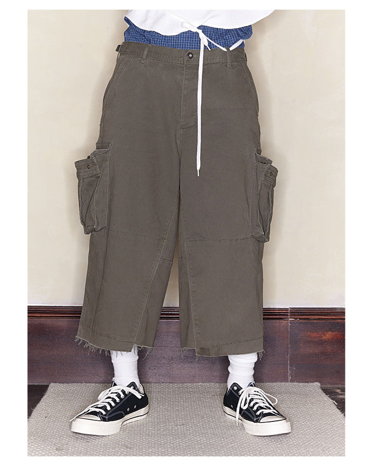 Cargo pocket cropped pants