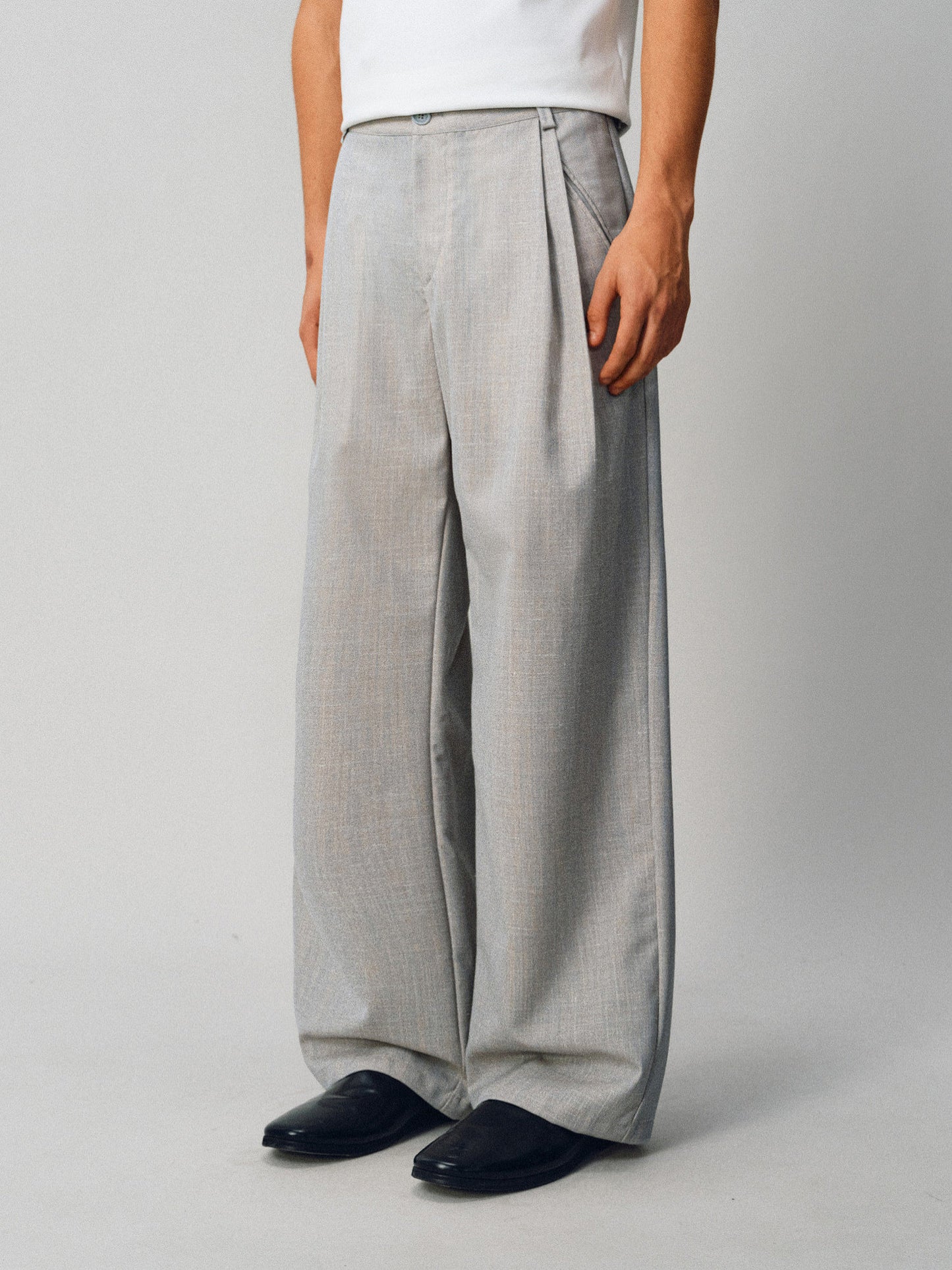 Relaxed Fit Double-Pleated Casual Pants