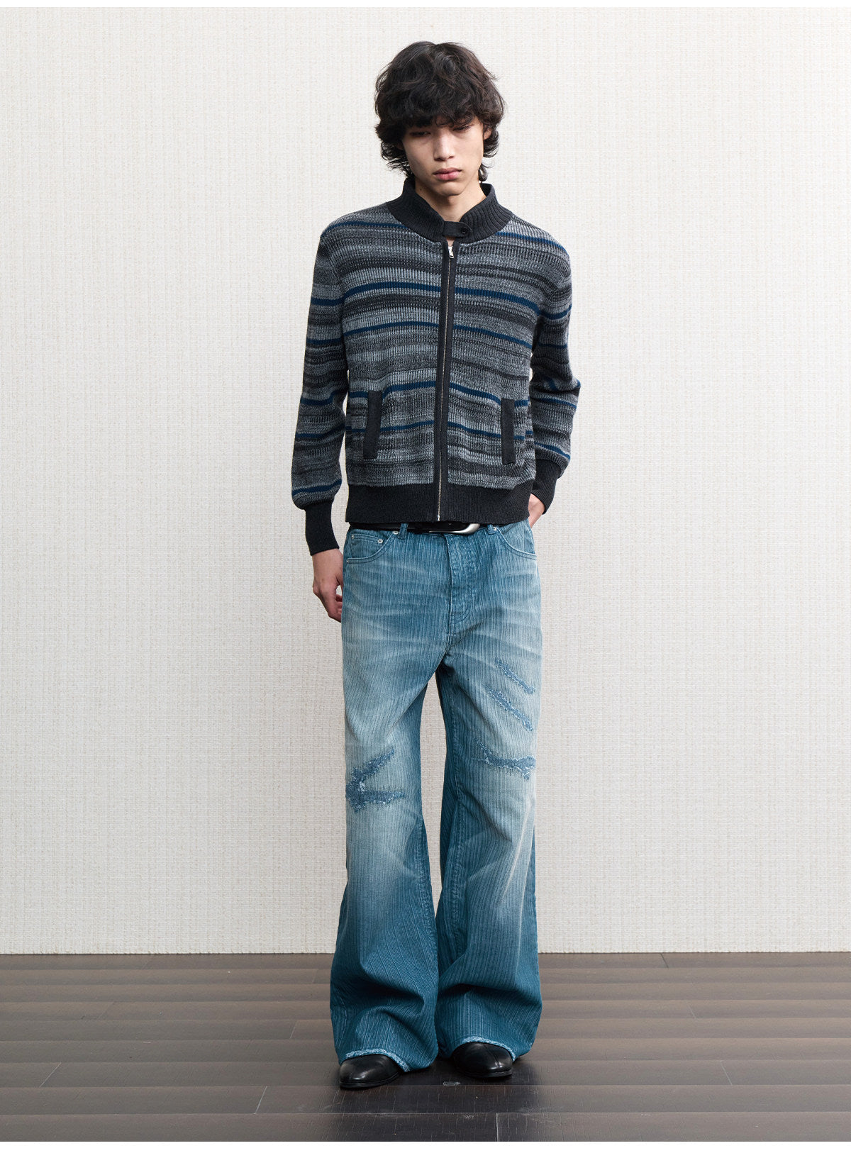 Slightly Loose-Fitting Striped Knit Cardigan