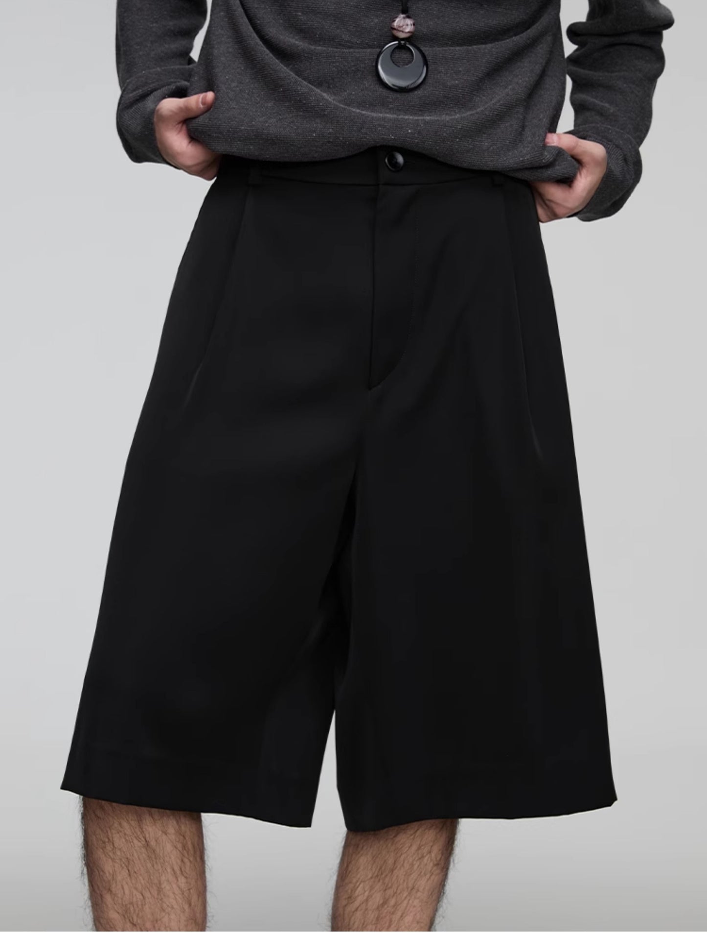 Elastic waist casual shorts