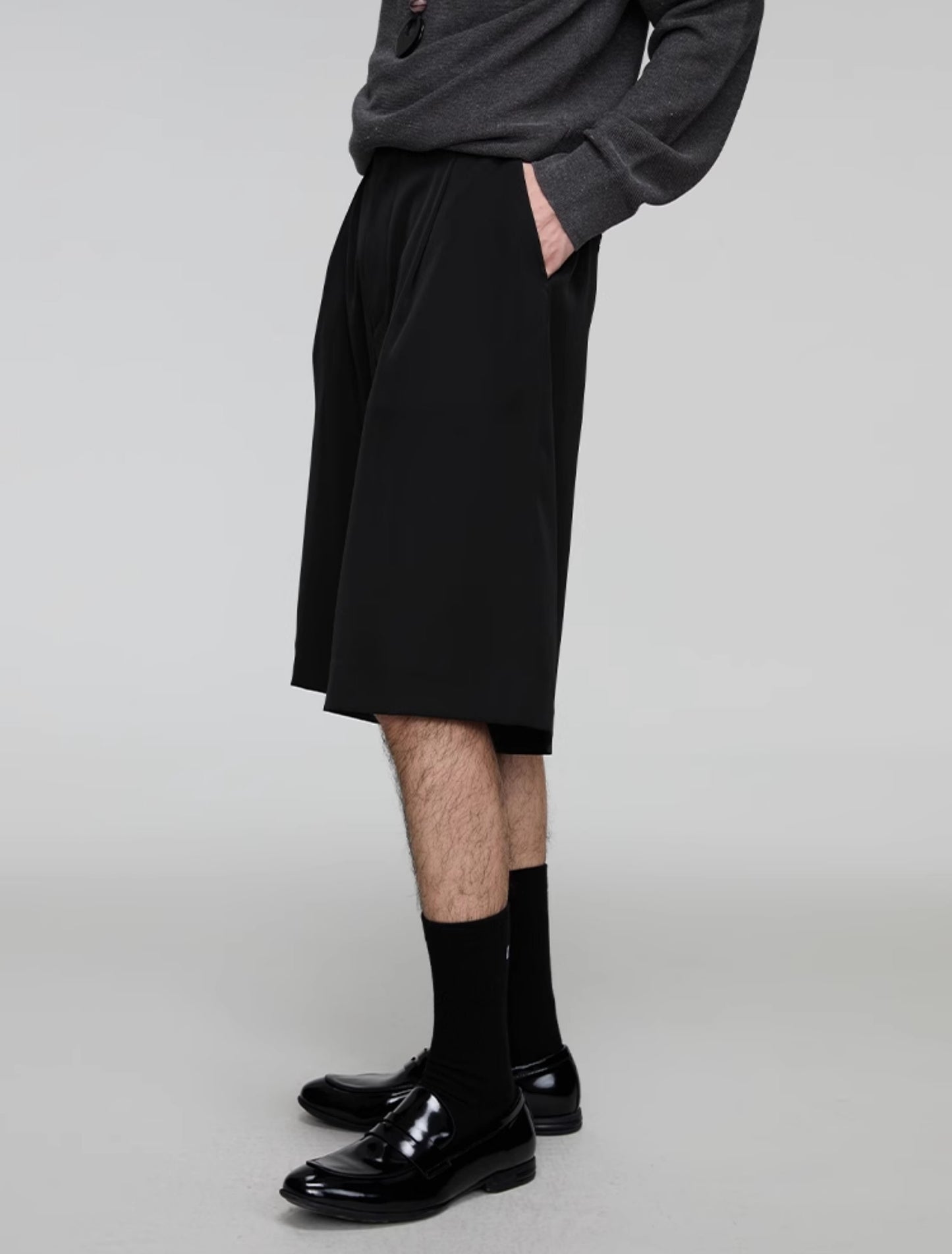 Elastic waist casual shorts