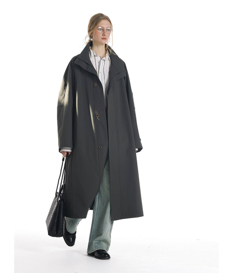 Low-style trench coat