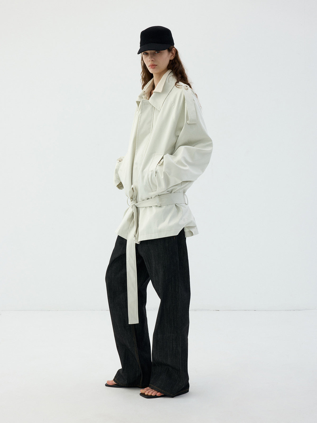 Mid-Length Jacket with a Wrinkle-Resistant Zipper