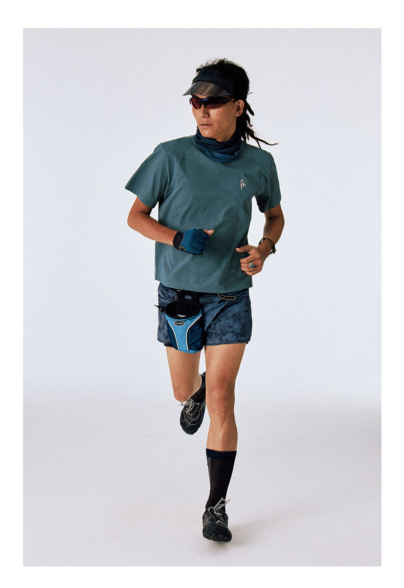 Moisture-wicking, quick-drying T-shirt