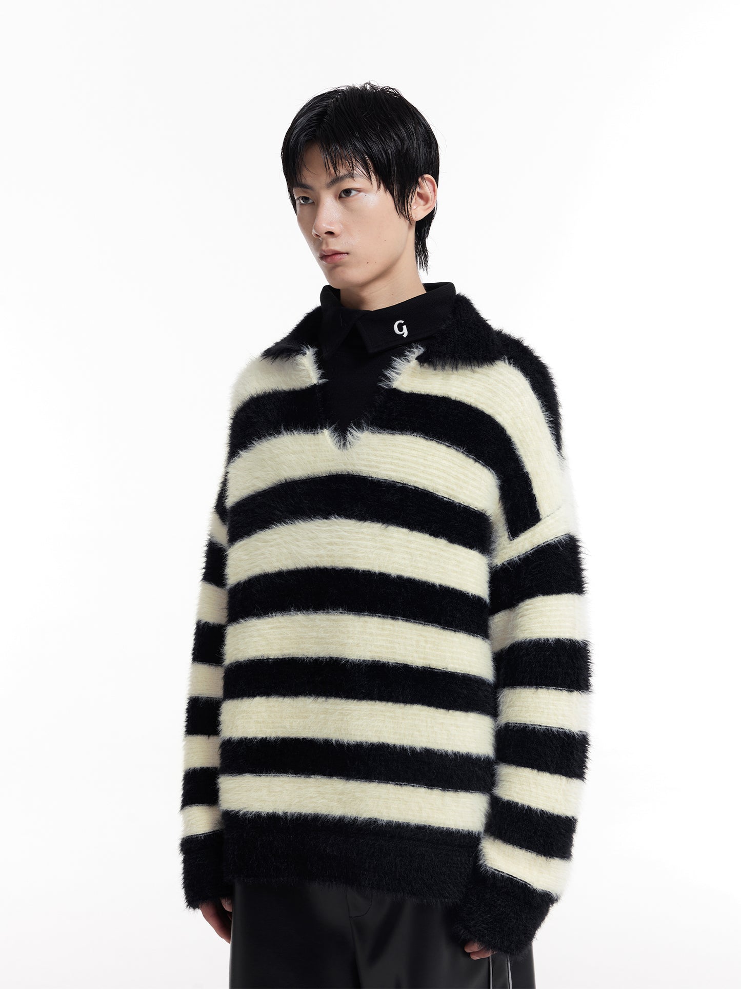Striped sweater with lapels