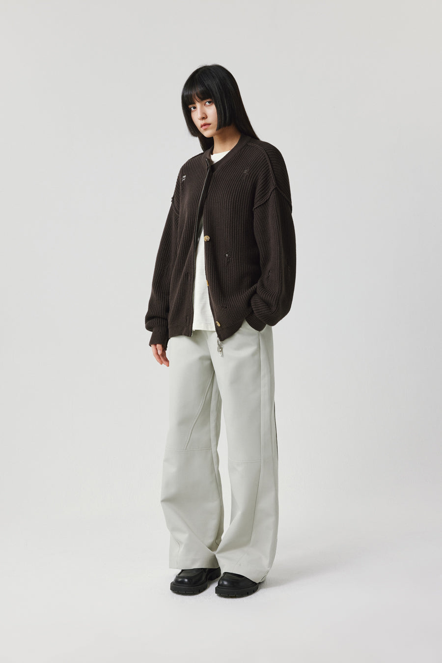 Scimitar cut casual pants