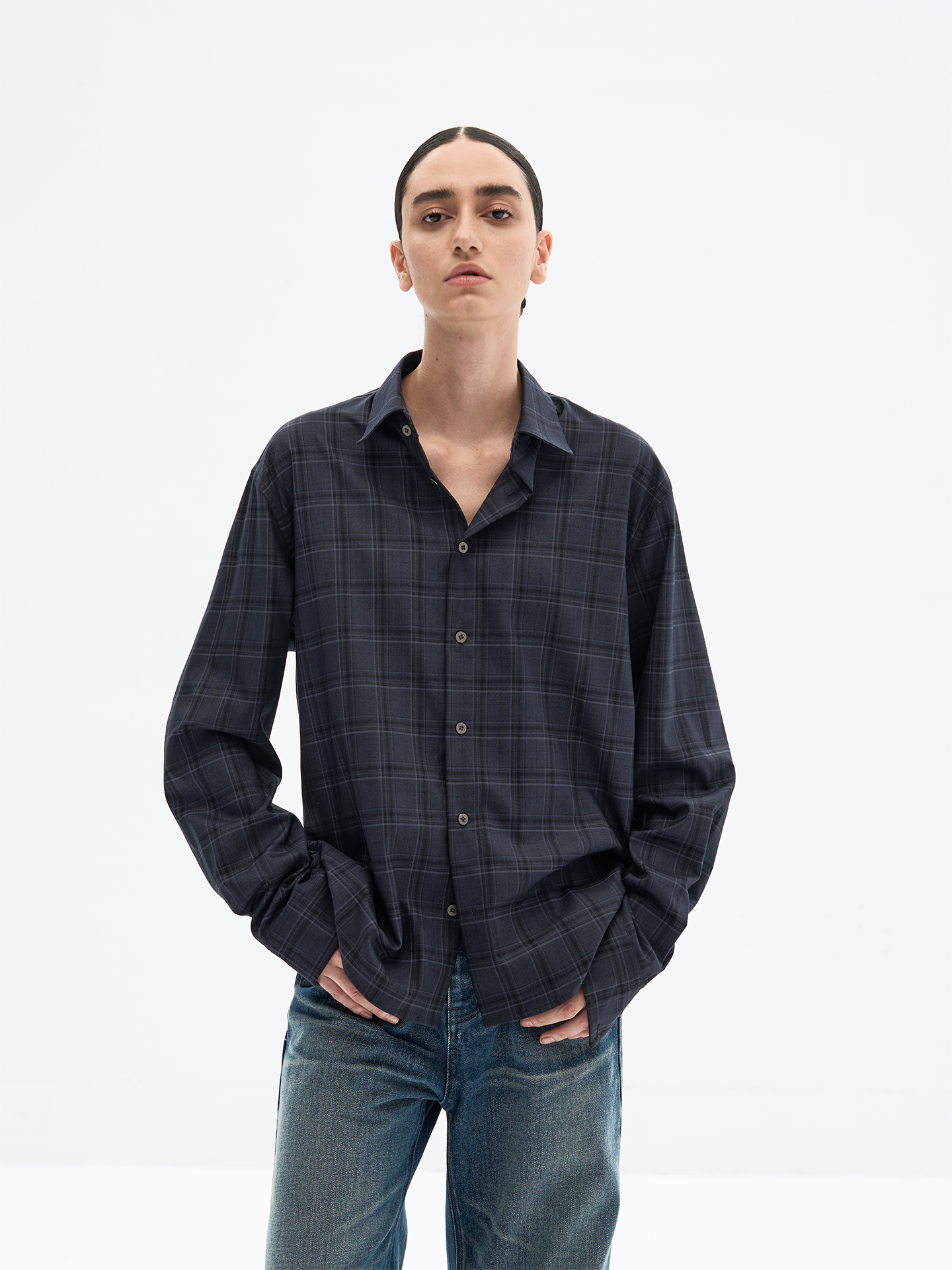 Checkered loose shirt