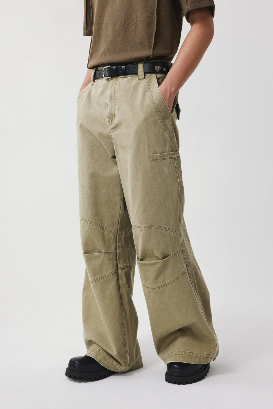 Frayed finish casual pants