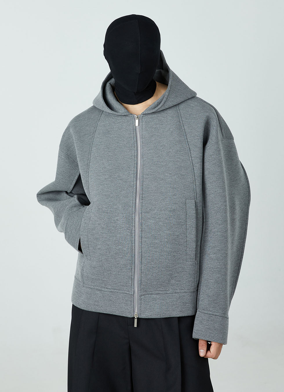 Short length hooded sweatshirt 