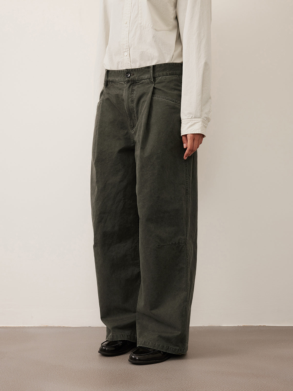 Single Pleated Loose Casual Pants