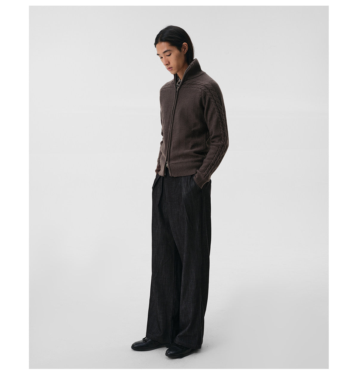 Slim-Fit Cardigan with Twisted Shoulder Seams