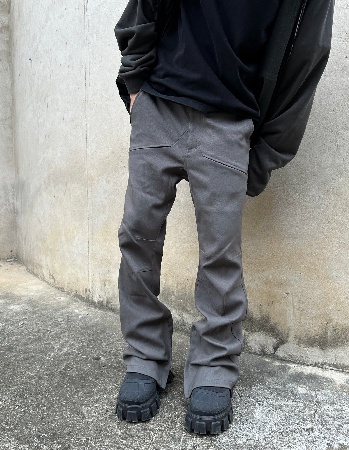 Heavyweight pleated casual pants