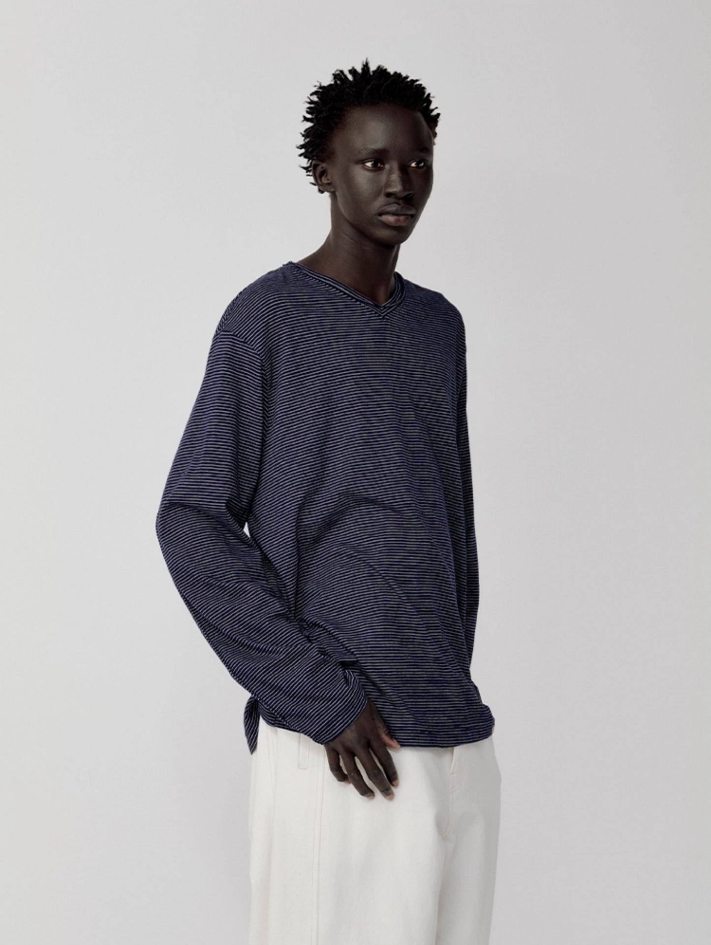 Retro Carl V-넥 T-셔츠