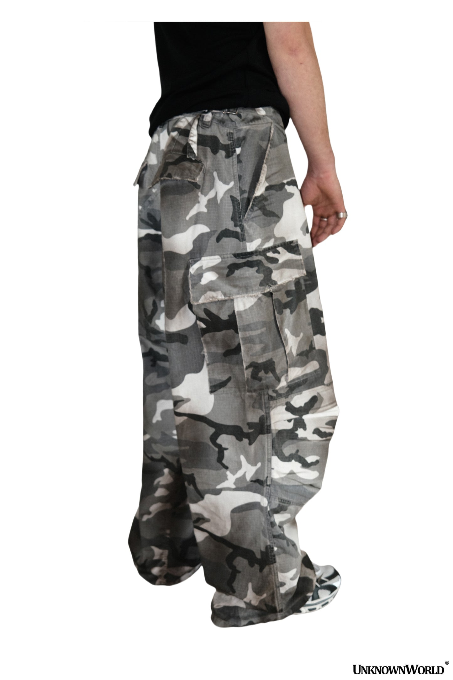 Camouflage loose cargo pants