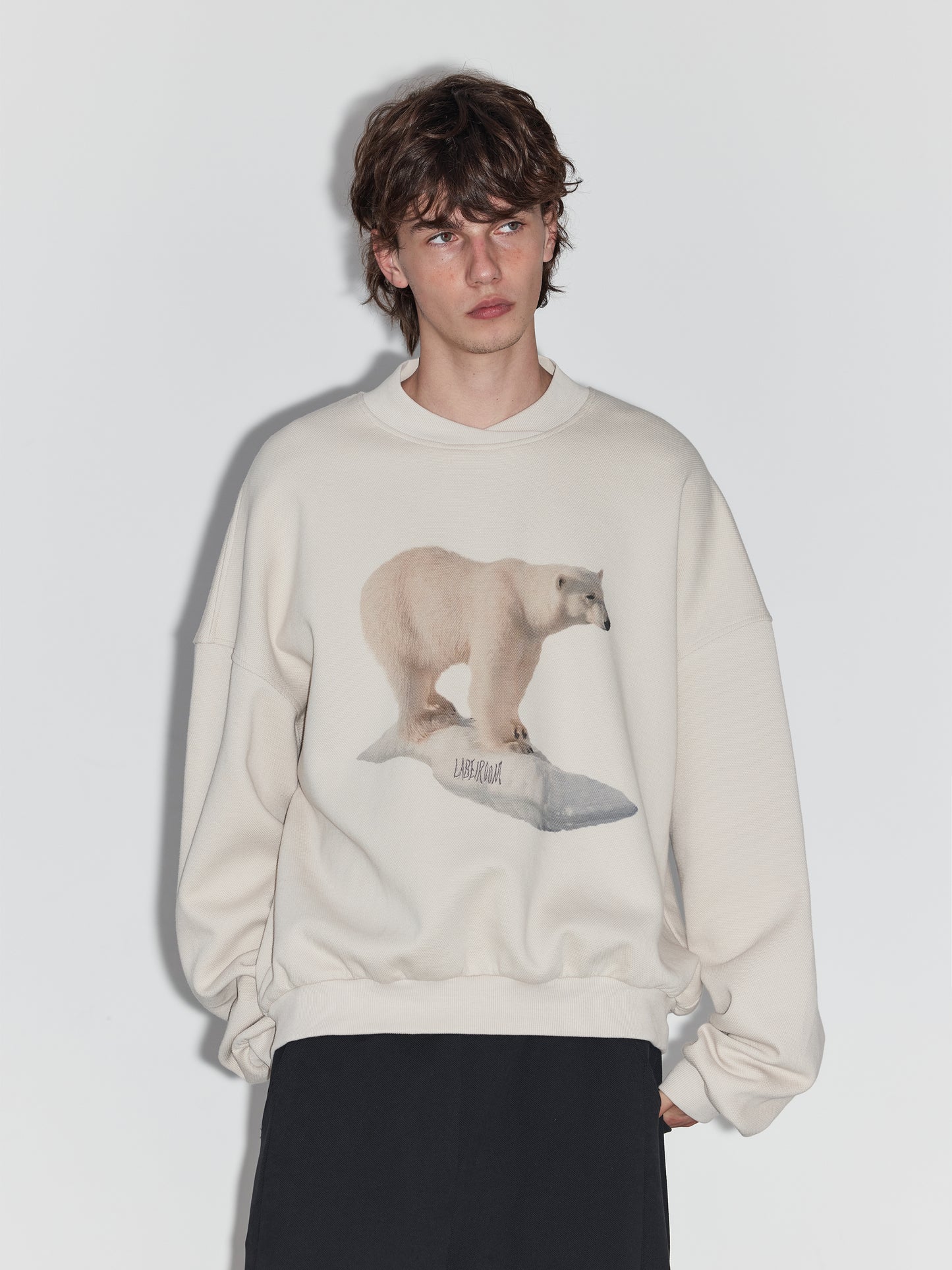 Loose-fitting pullover sweatshirt 