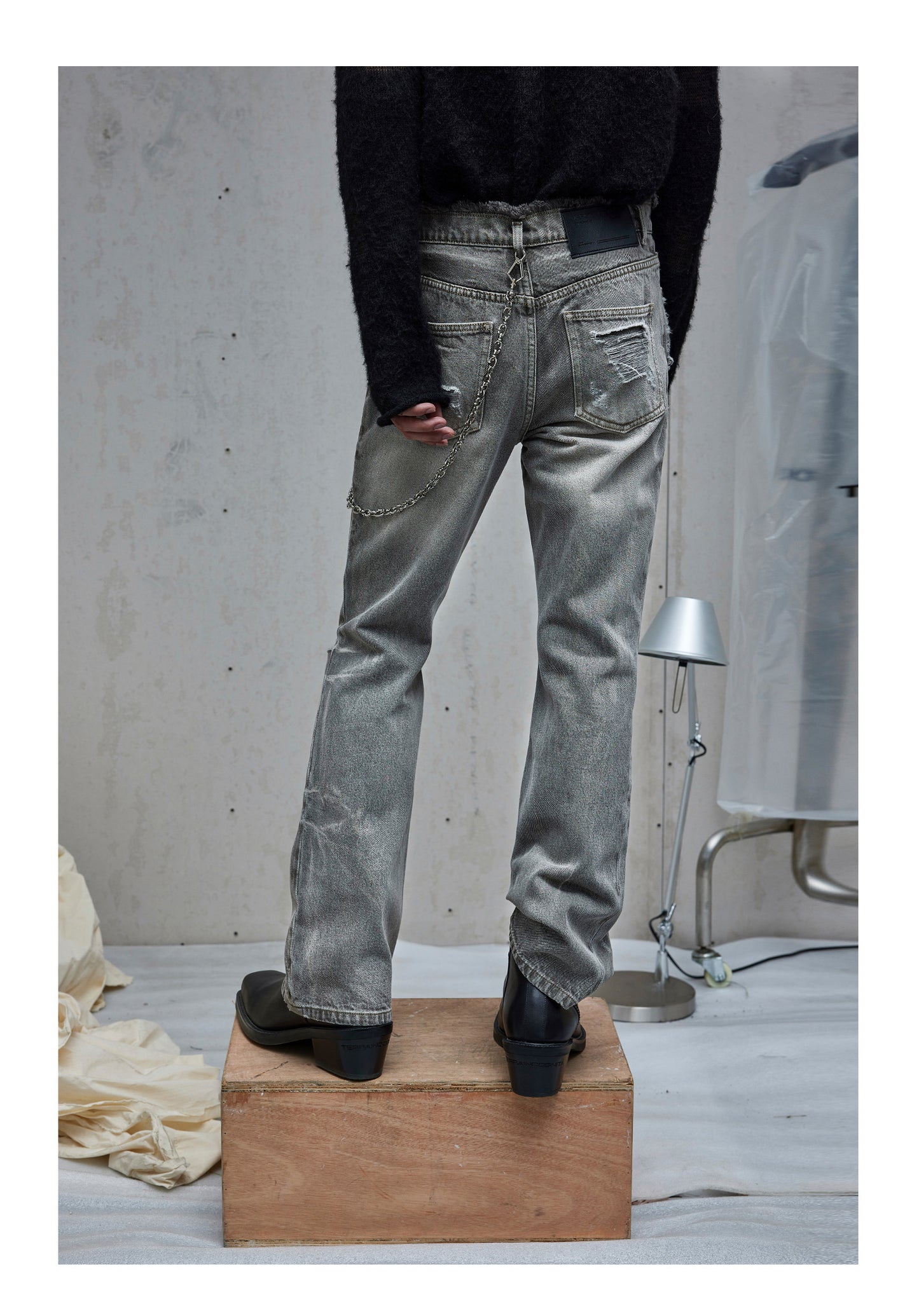 Waistband Row-Edge Design Jeans