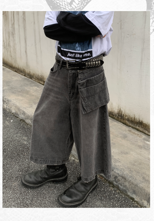 Riding tool pocket cropped pants