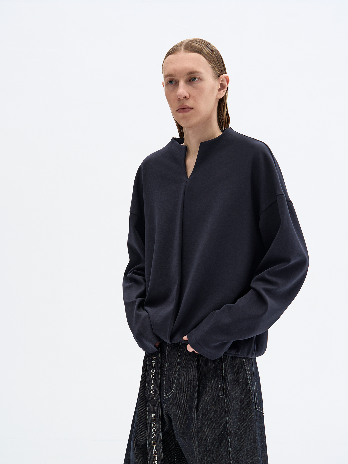 V-neck pleated shirt