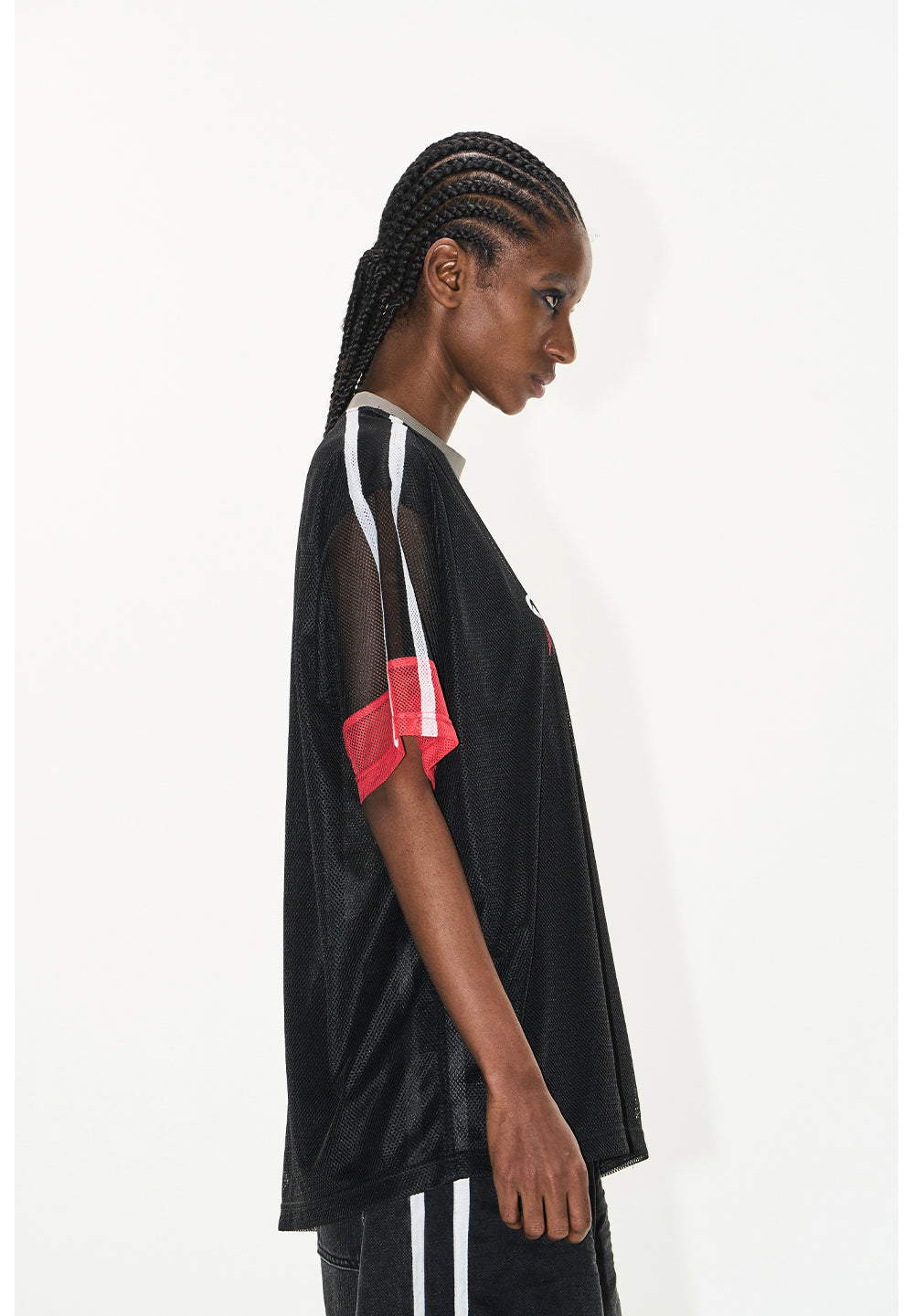 Contrast color mesh T-shirt