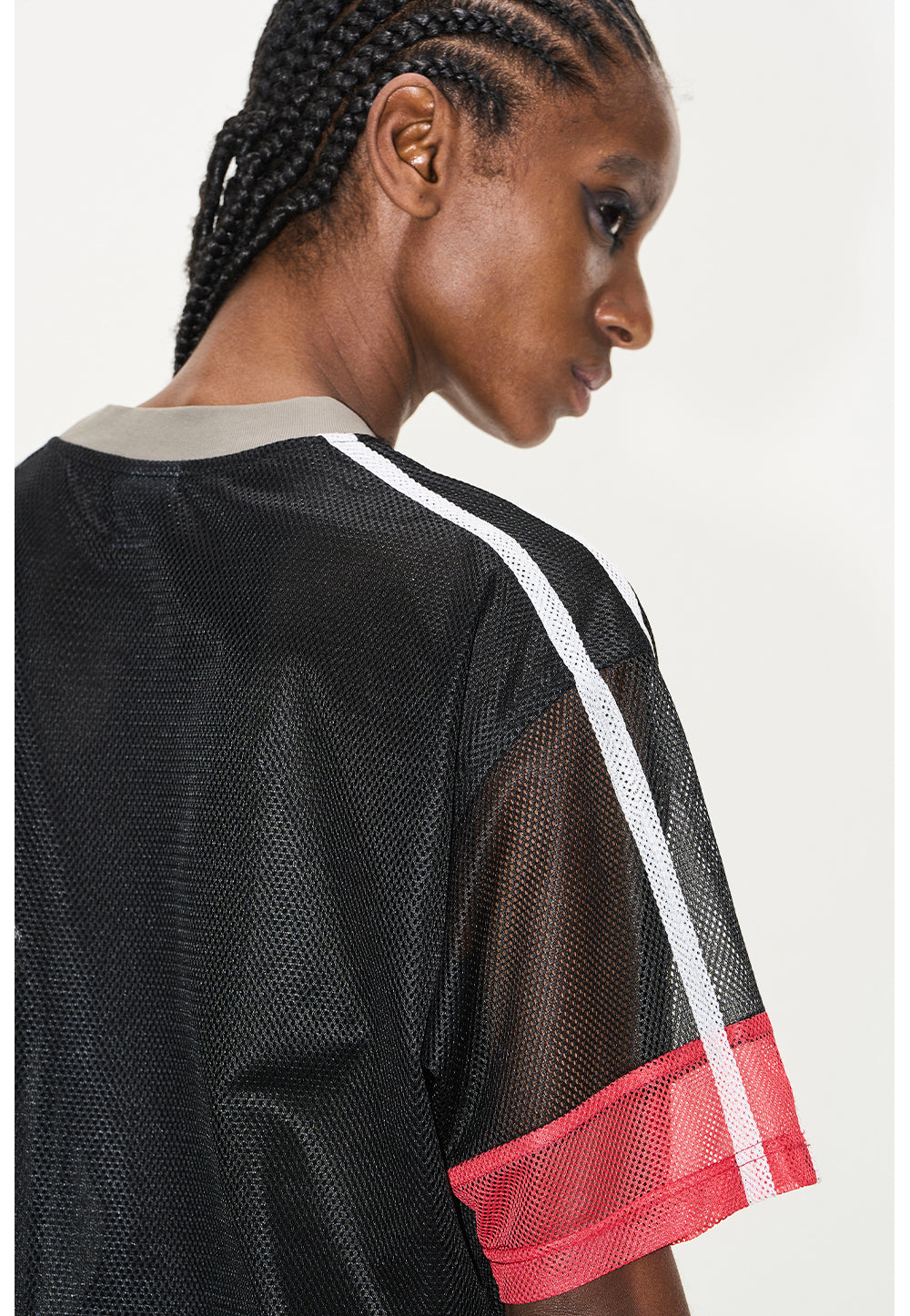 Contrast color mesh T-shirt