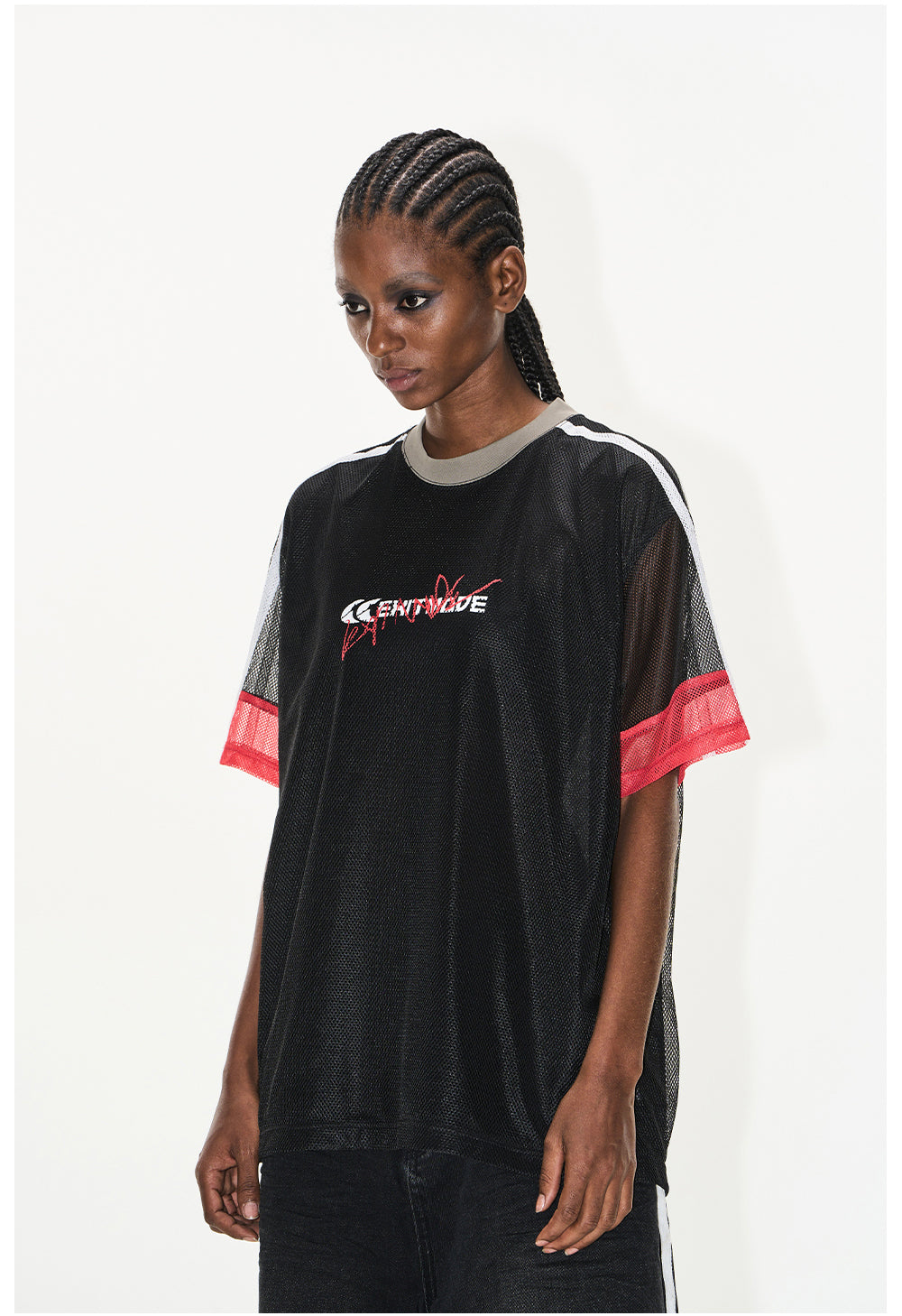 Contrast color mesh T-shirt