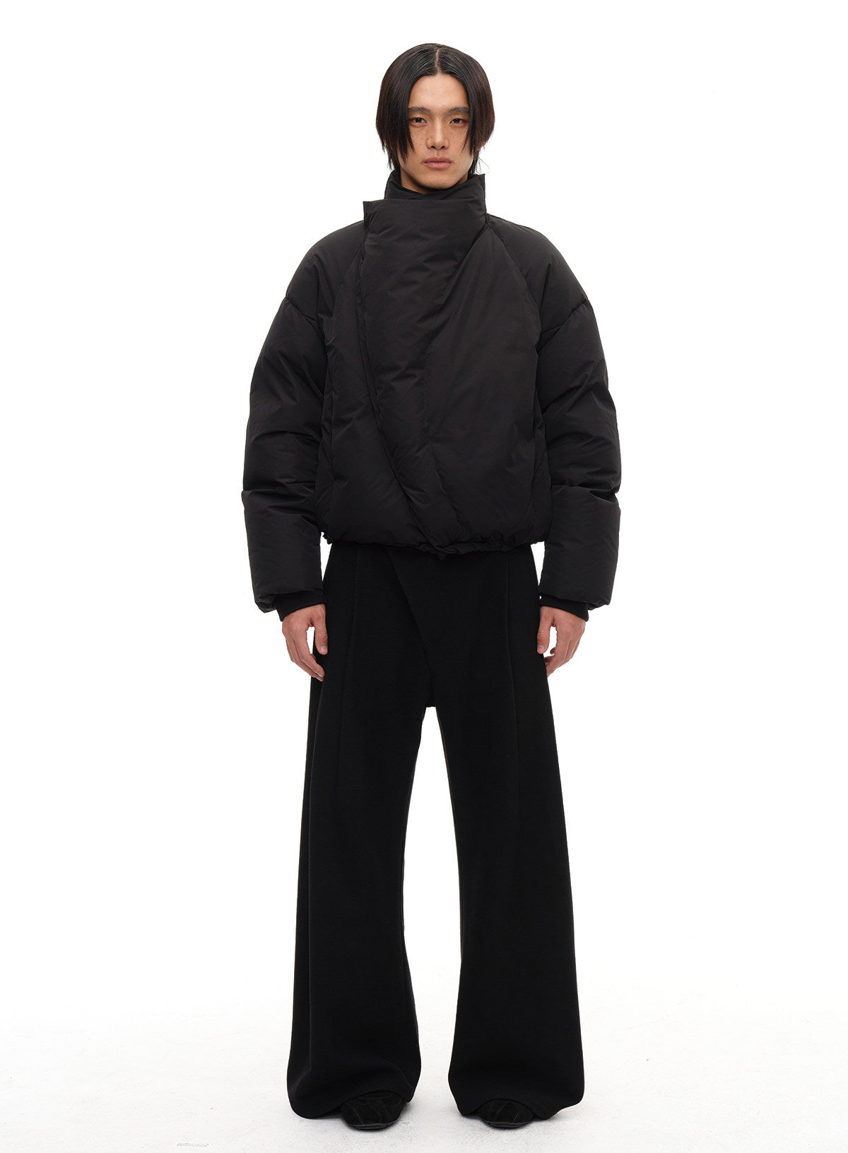 Diagonal-front pleated wool pants