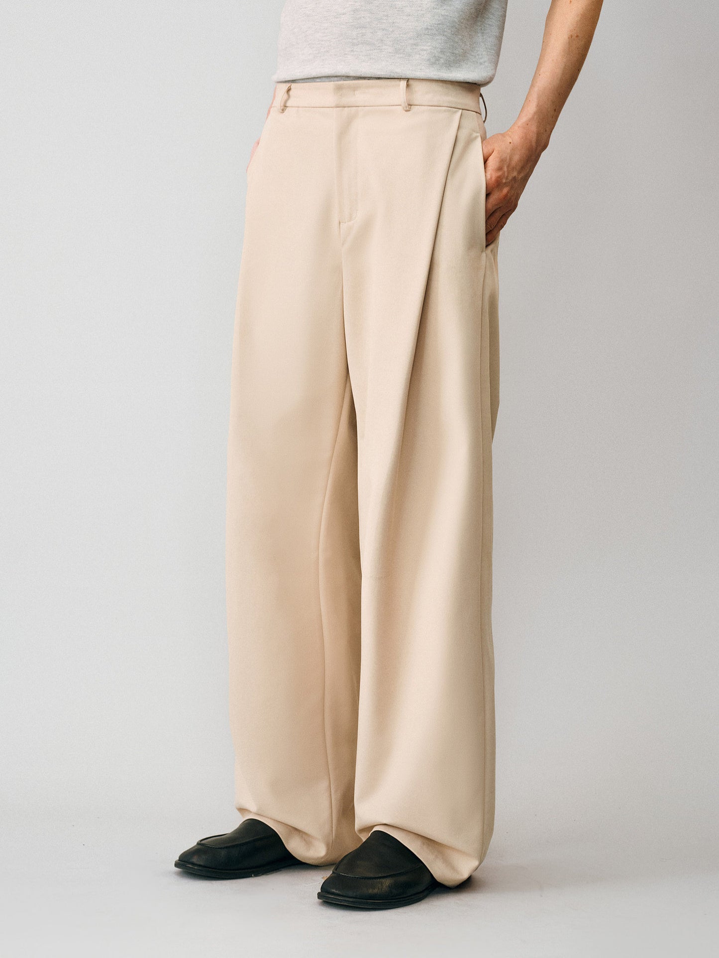 사이드 플리츠 캐주얼 팬츠