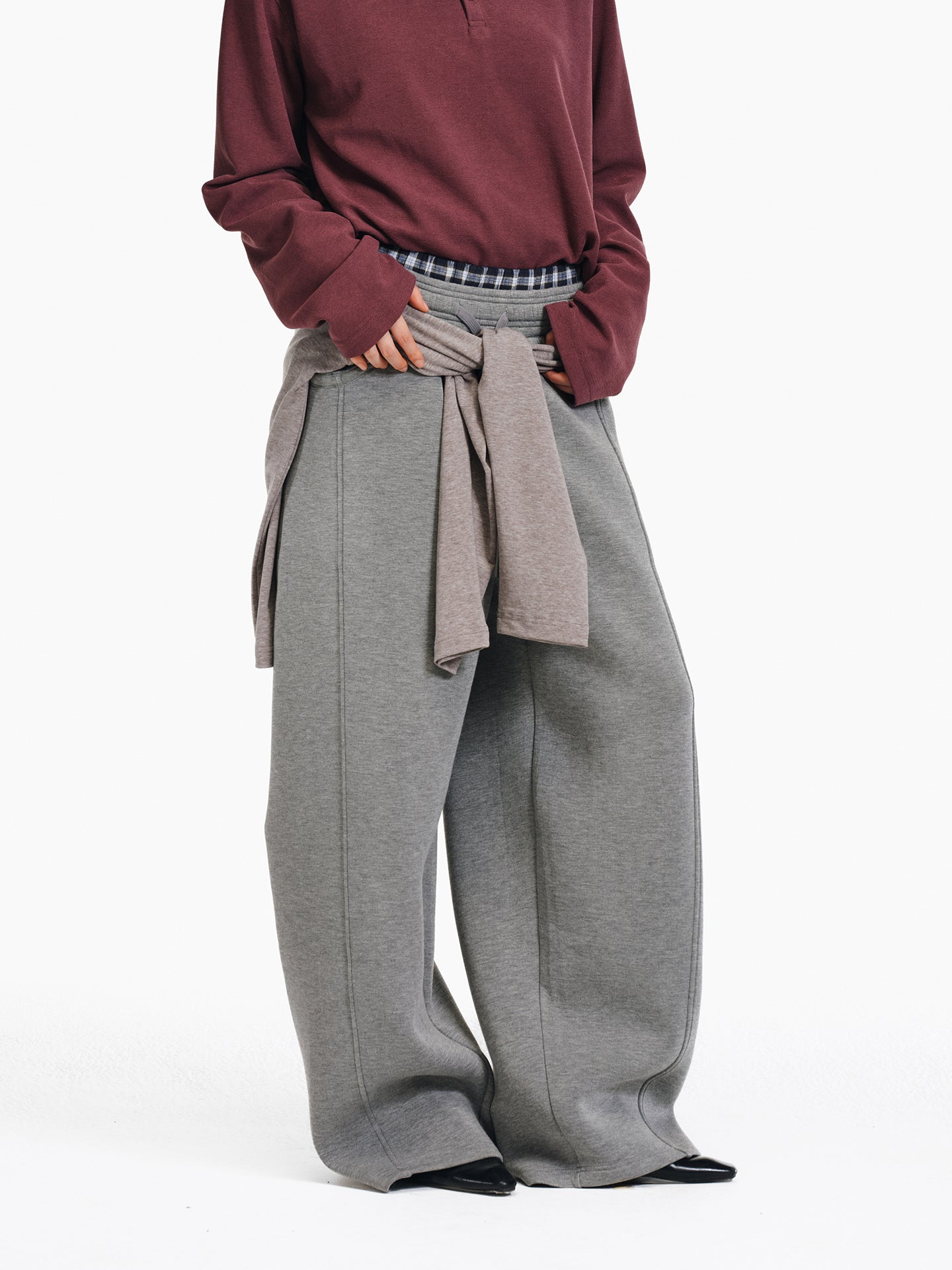 Casual pants with elastic waistband