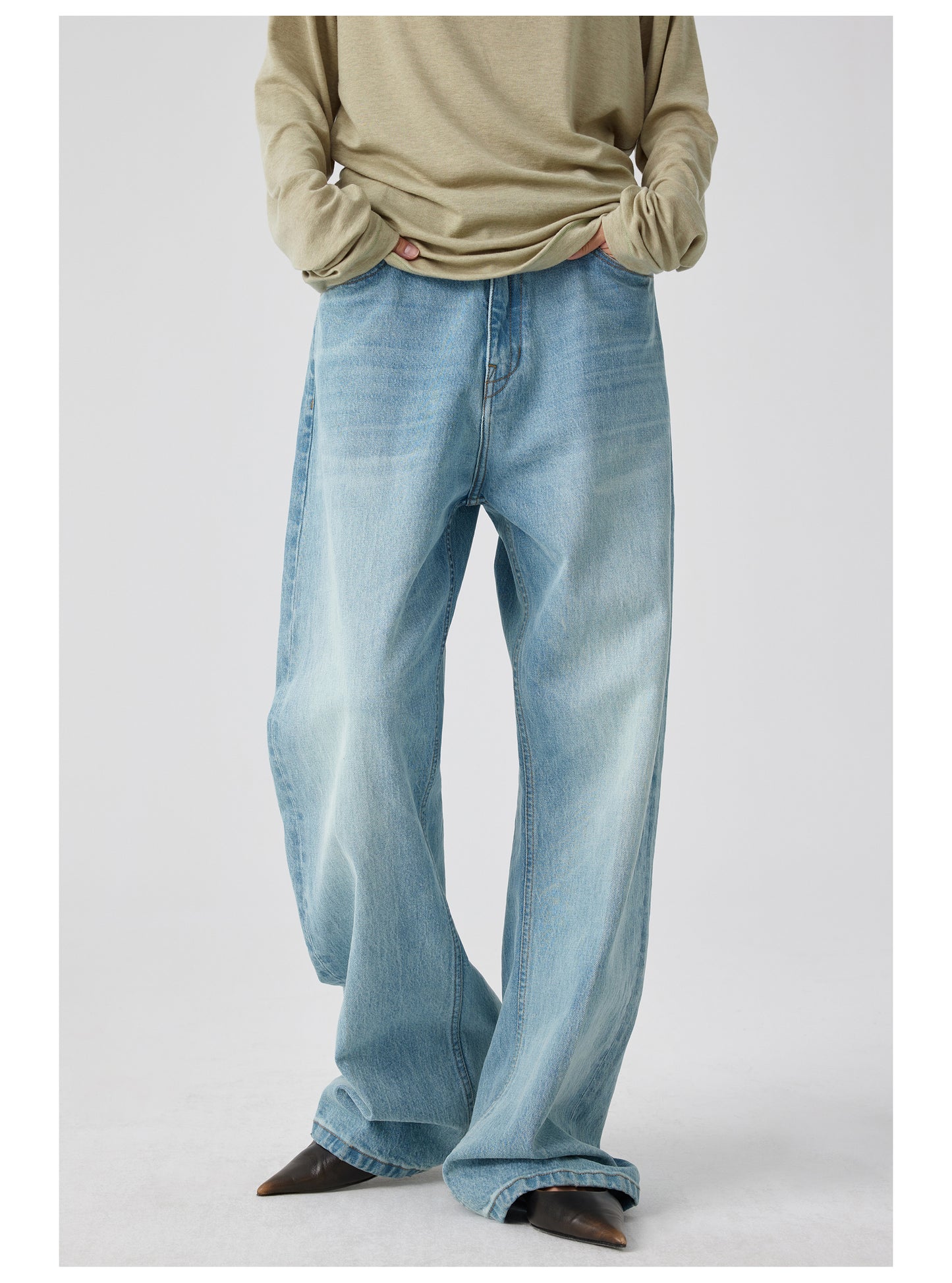 Regular fit center seam jeans