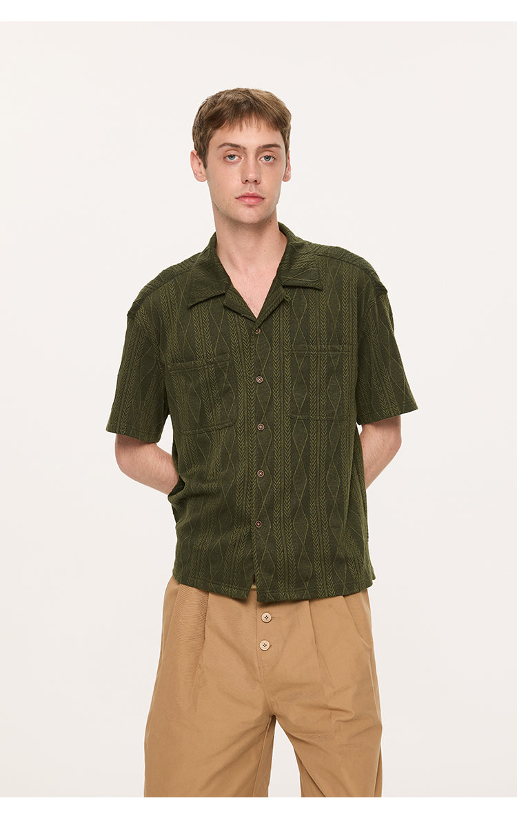 Wooden button lapel shirt