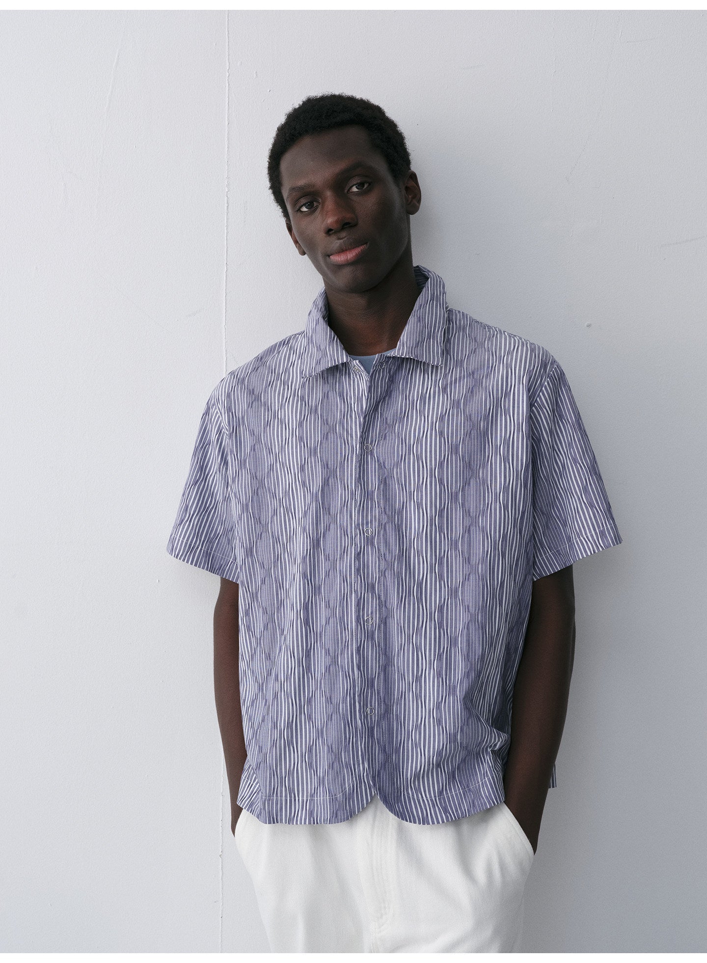 Pleated short-lapel shirt