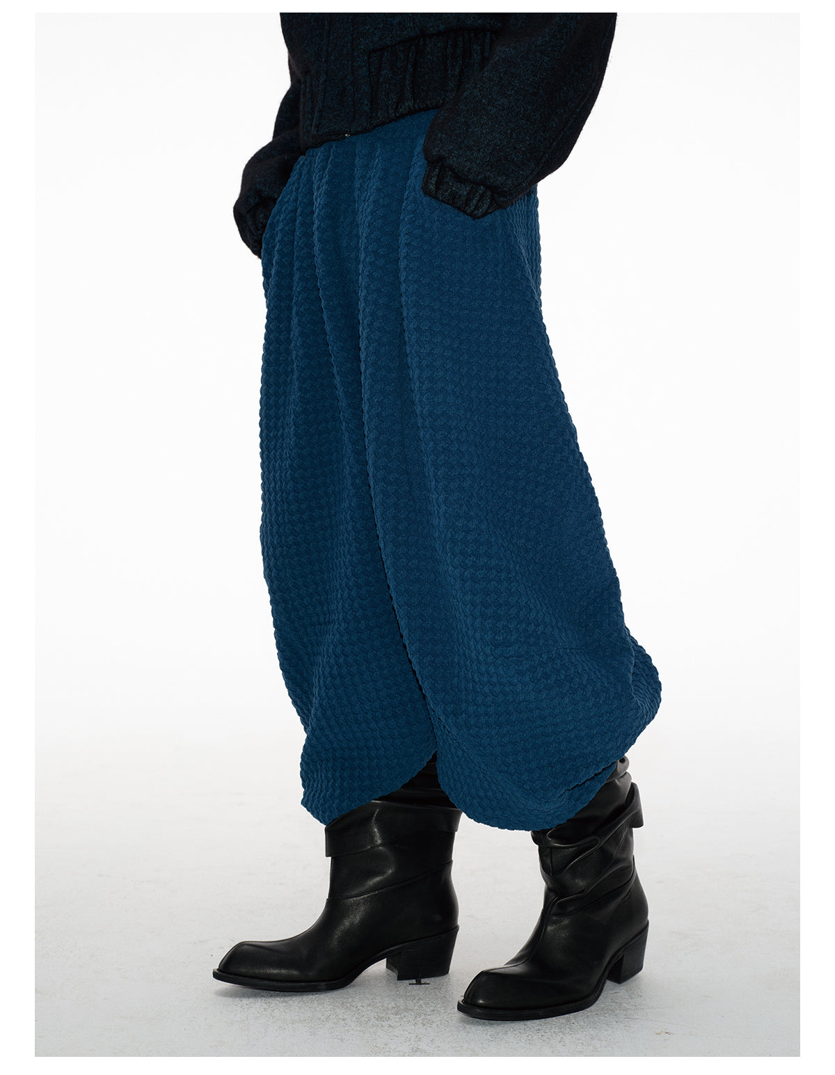 Flower Bud Cropped Pants