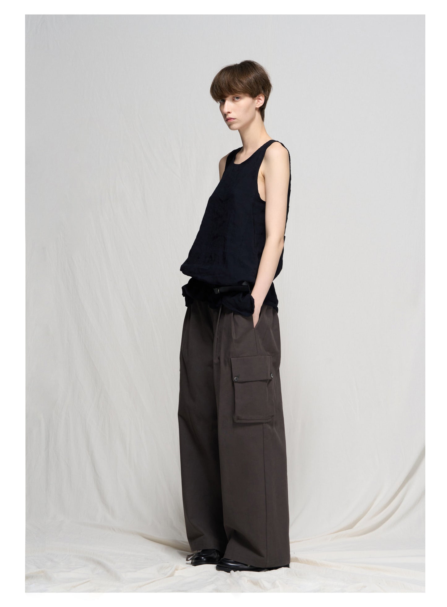 Loose-Fit Cargo Pants with Large Pockets
