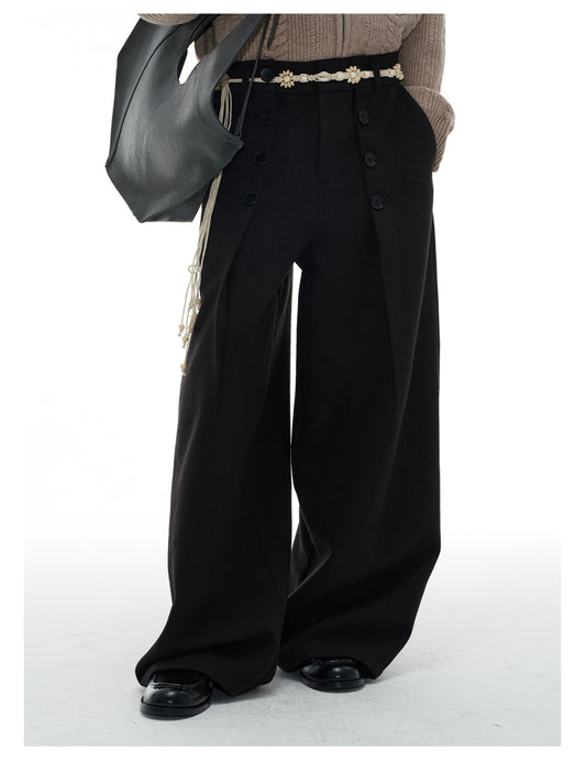 Button-pleated straight pants