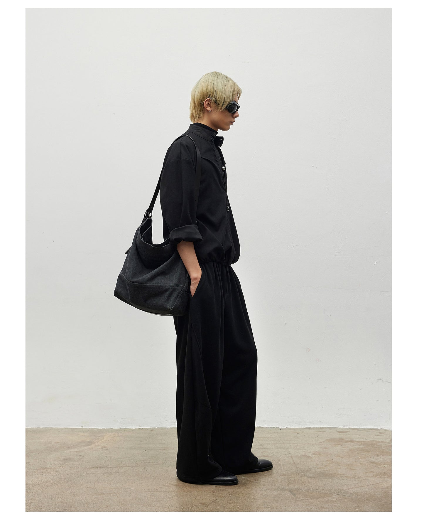 Curved Slit Sweatpants with Brushed Lining