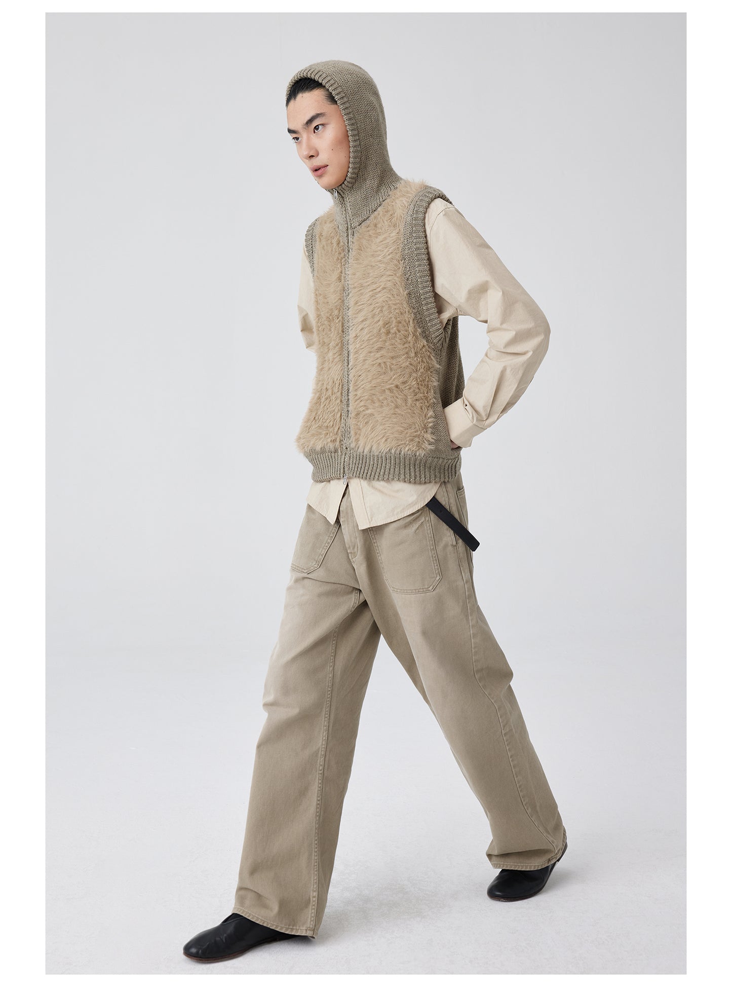 Straight casual pants with patch pockets