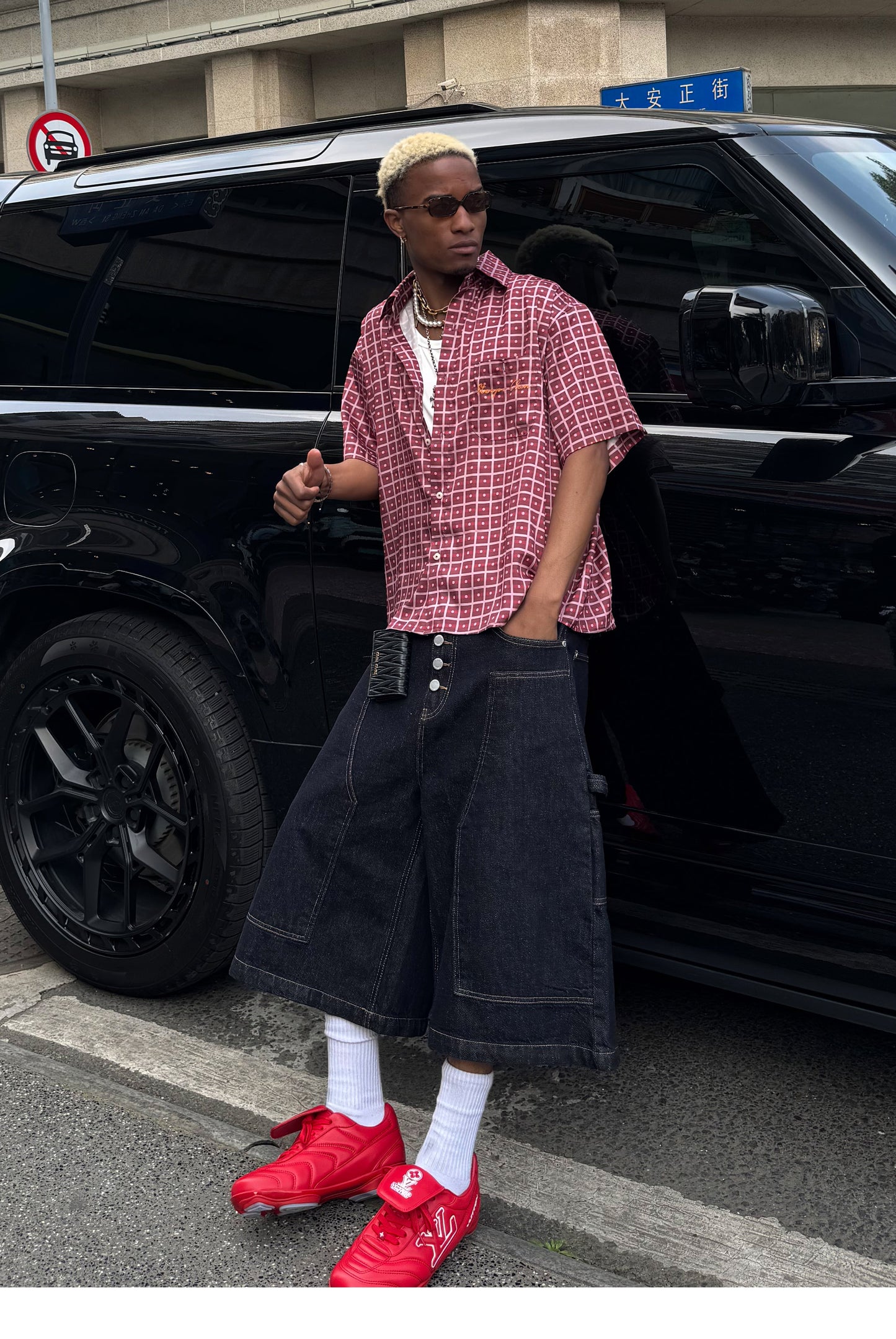 Short wide box lapel shirt