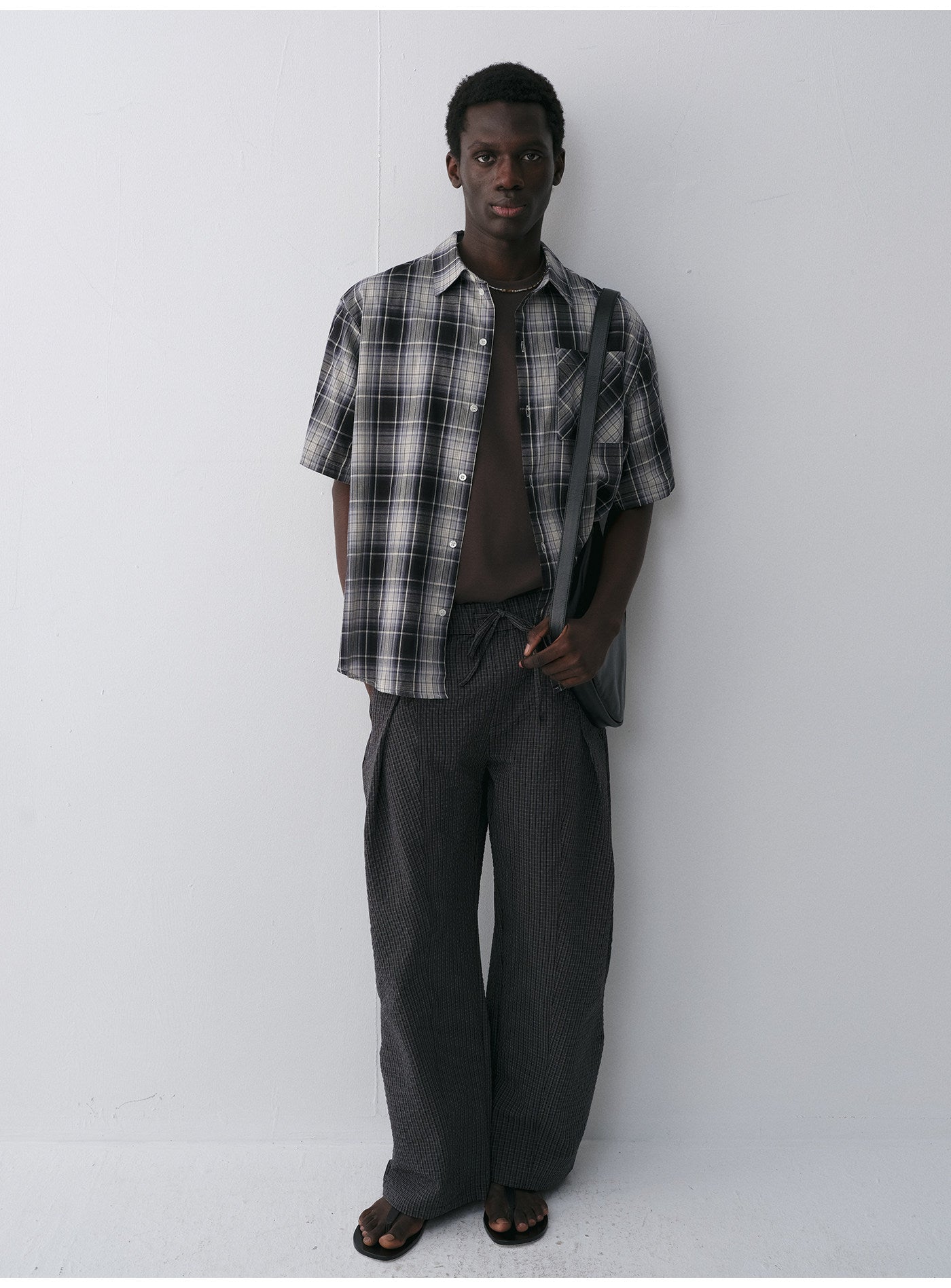 Curved Silhouette Casual Pants with Elastic Waistband