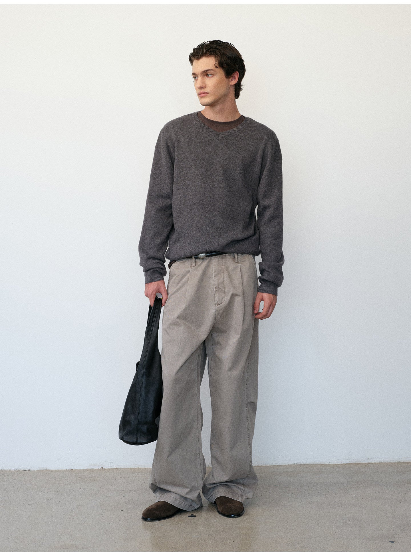 Functional Wool Yarn V-Neck Knit